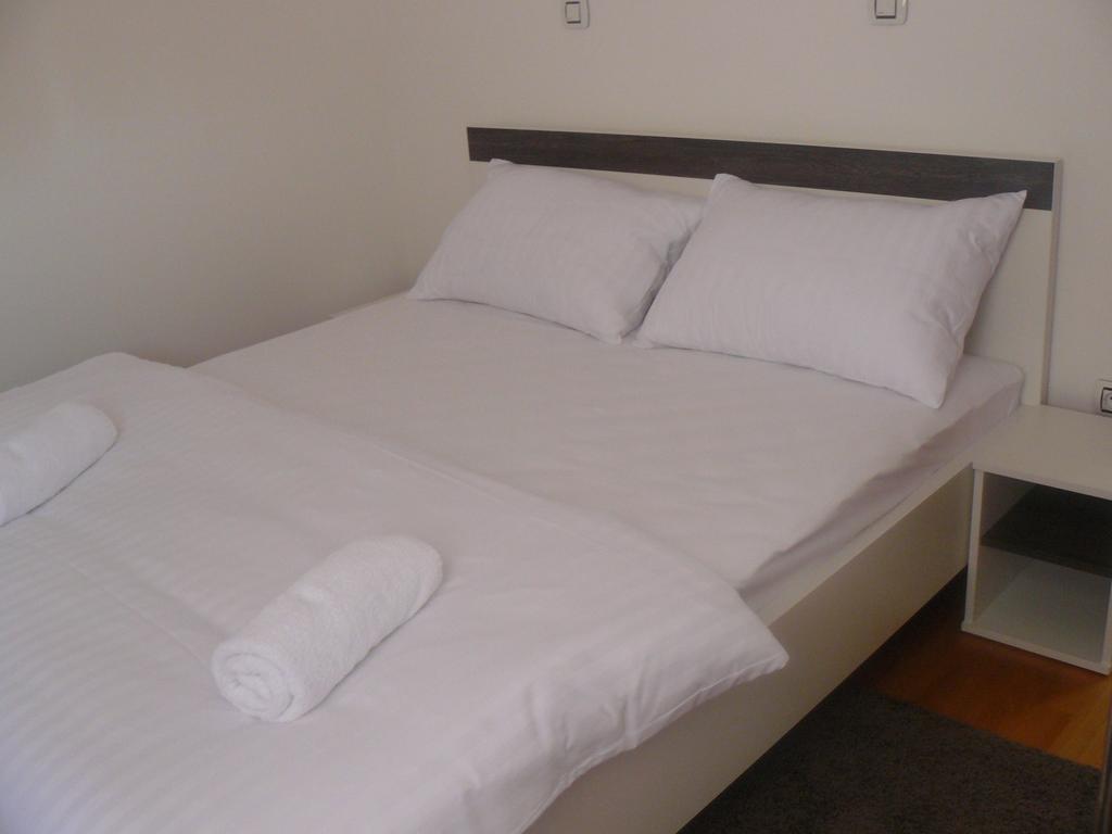 My Nest Accommodation Privlaka  Bagian luar foto