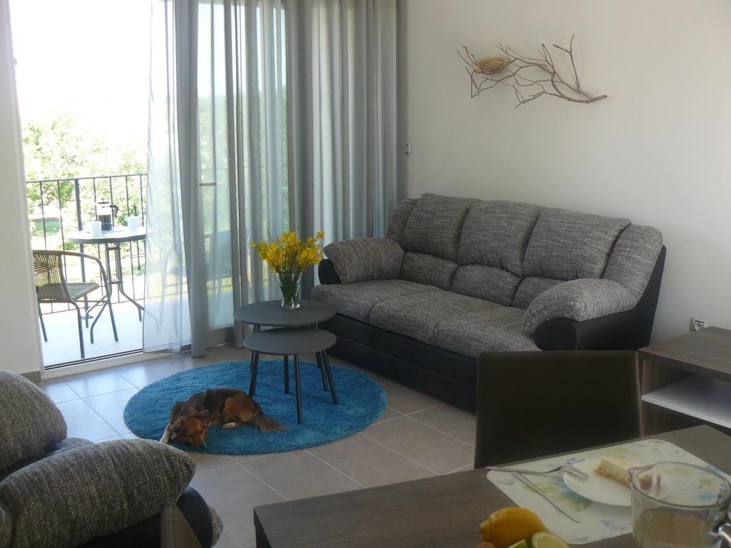 My Nest Accommodation Privlaka  Bagian luar foto