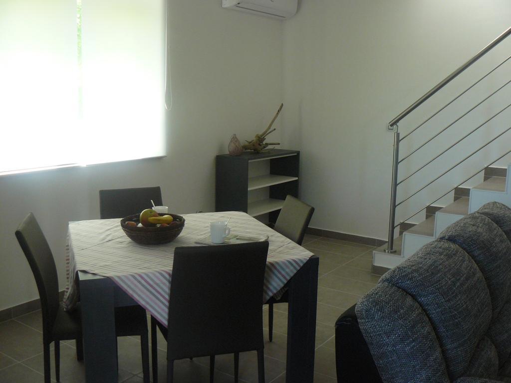 My Nest Accommodation Privlaka  Bagian luar foto