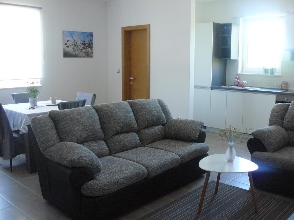 My Nest Accommodation Privlaka  Bagian luar foto