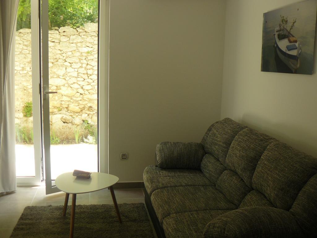 My Nest Accommodation Privlaka  Bagian luar foto