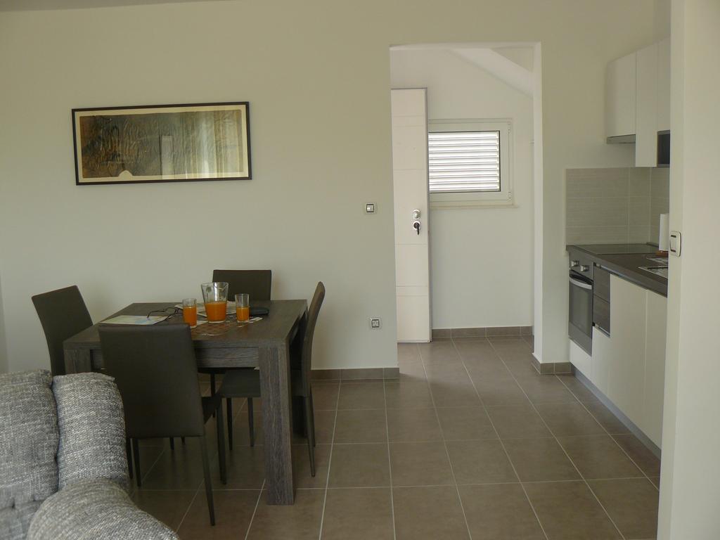 My Nest Accommodation Privlaka  Bagian luar foto