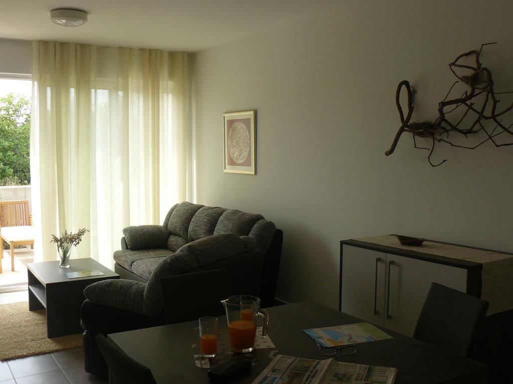 My Nest Accommodation Privlaka  Bagian luar foto