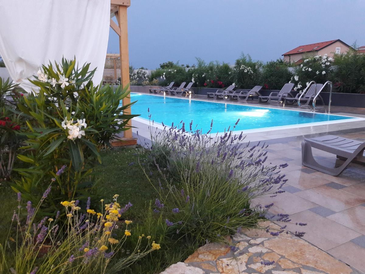 My Nest Accommodation Privlaka  Bagian luar foto