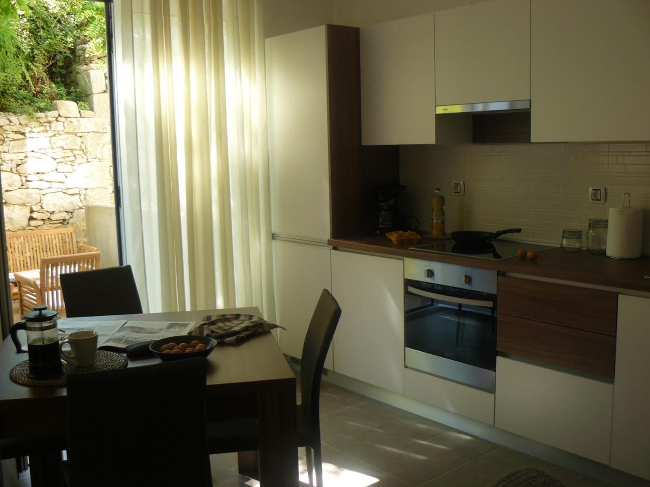 My Nest Accommodation Privlaka  Bagian luar foto